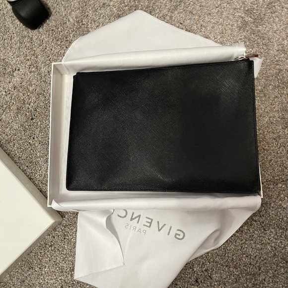 Givenchy pouch - Picture 9 of 9